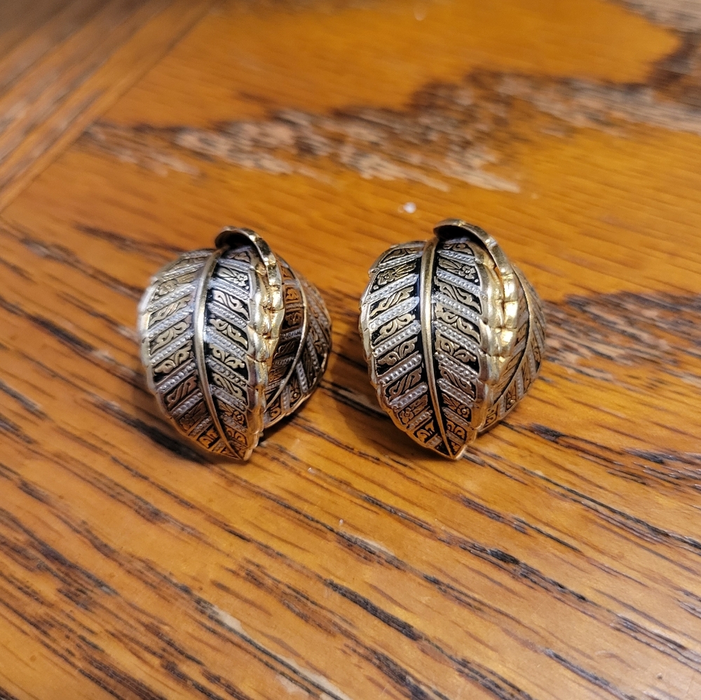 Vintage Leaf Clip-on Earrings